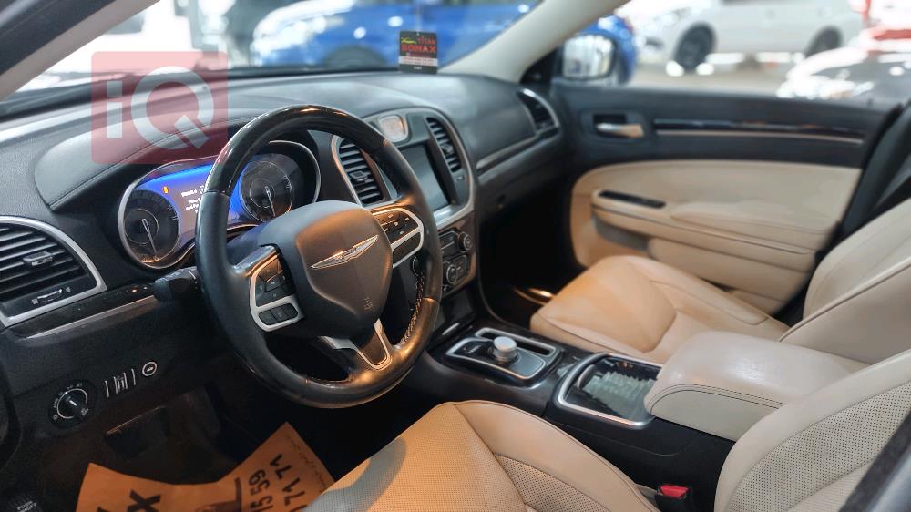 کرایسلەر 300